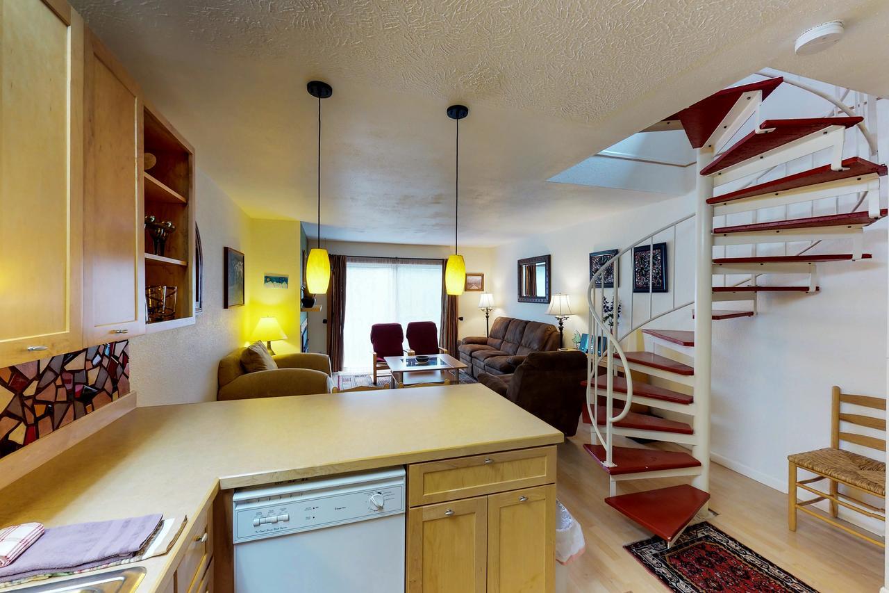 Brighton Condo #208 Гърдууд Екстериор снимка