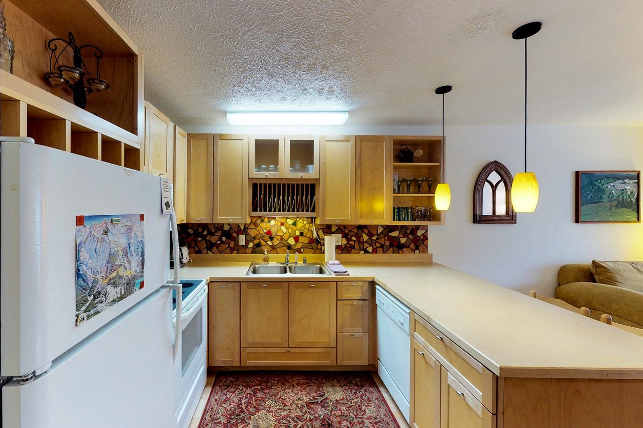 Brighton Condo #208 Гърдууд Екстериор снимка