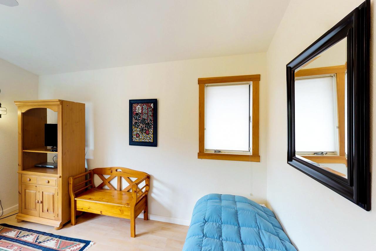 Brighton Condo #208 Гърдууд Екстериор снимка